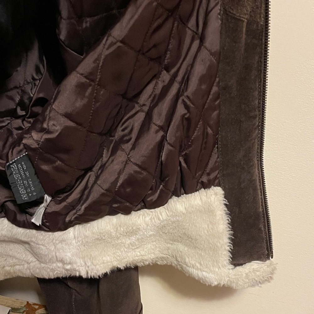 Vintage Leather Bomber Jacket - Picture 8 of 10
